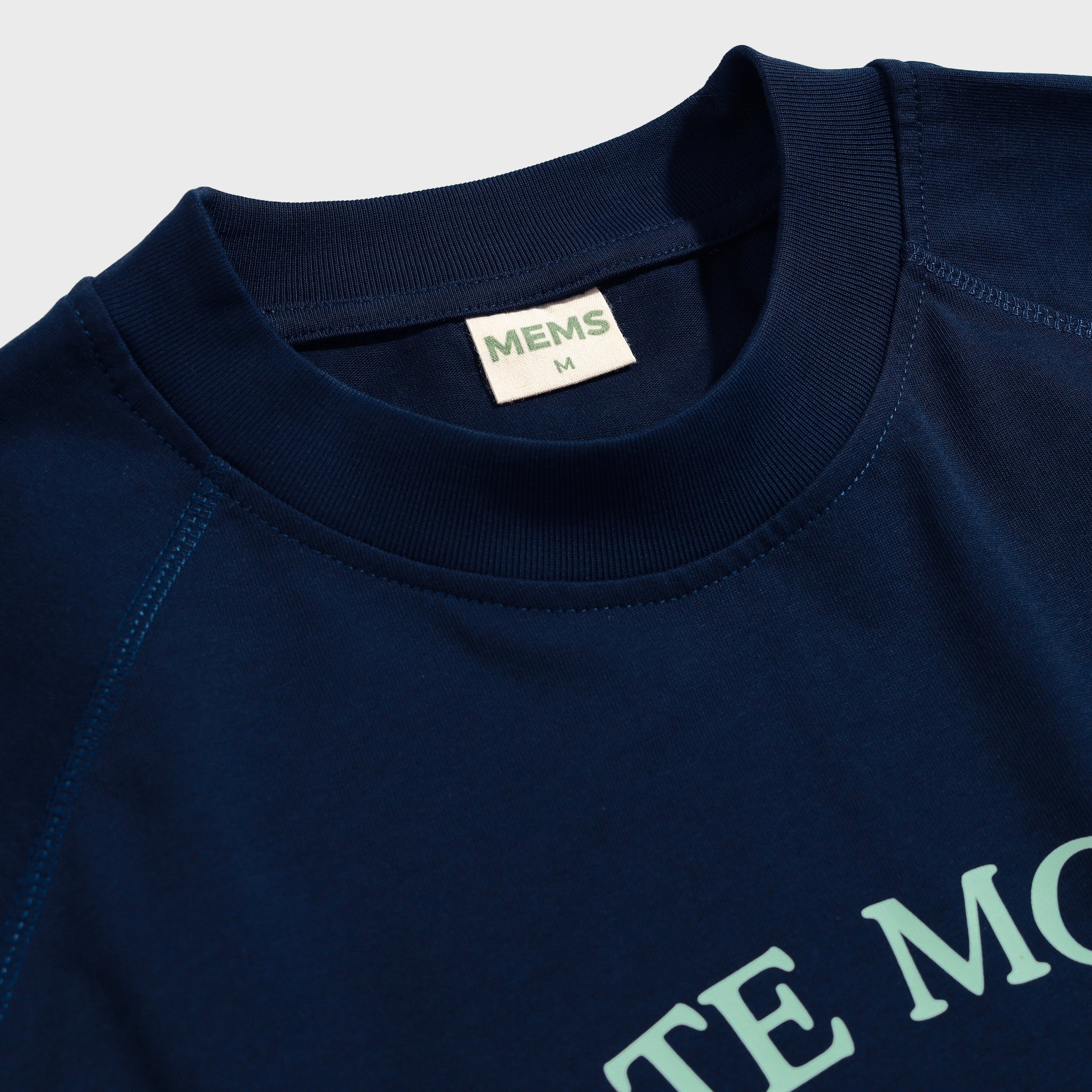 𝐂𝐫𝐞𝐚𝐭𝐞 𝐌𝐨𝐦𝐞𝐧𝐭 𝐫𝐚𝐠𝐥𝐚𝐧 Midnight Navy