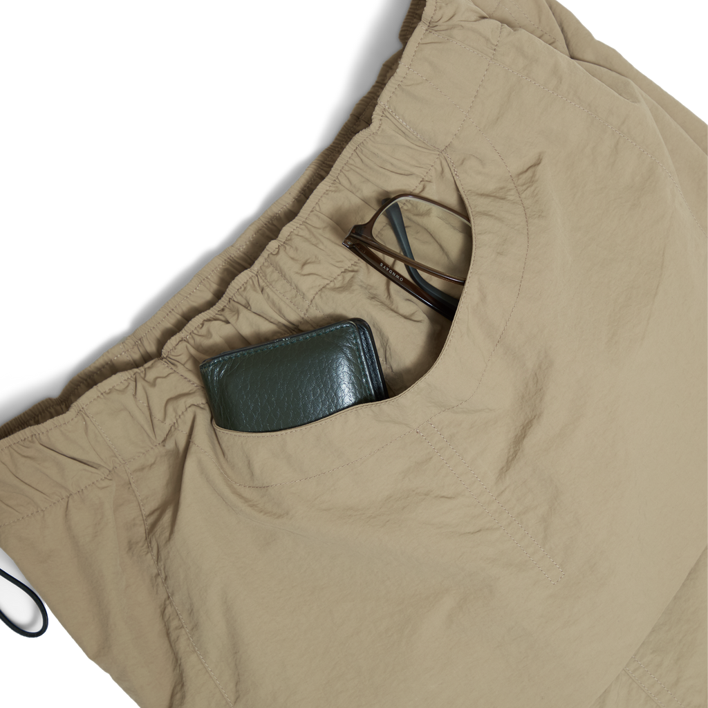 𝐅𝐥𝐞𝐱𝐢𝐛𝐥𝐞 𝐬𝐡𝐨𝐫𝐭𝐬 Beige