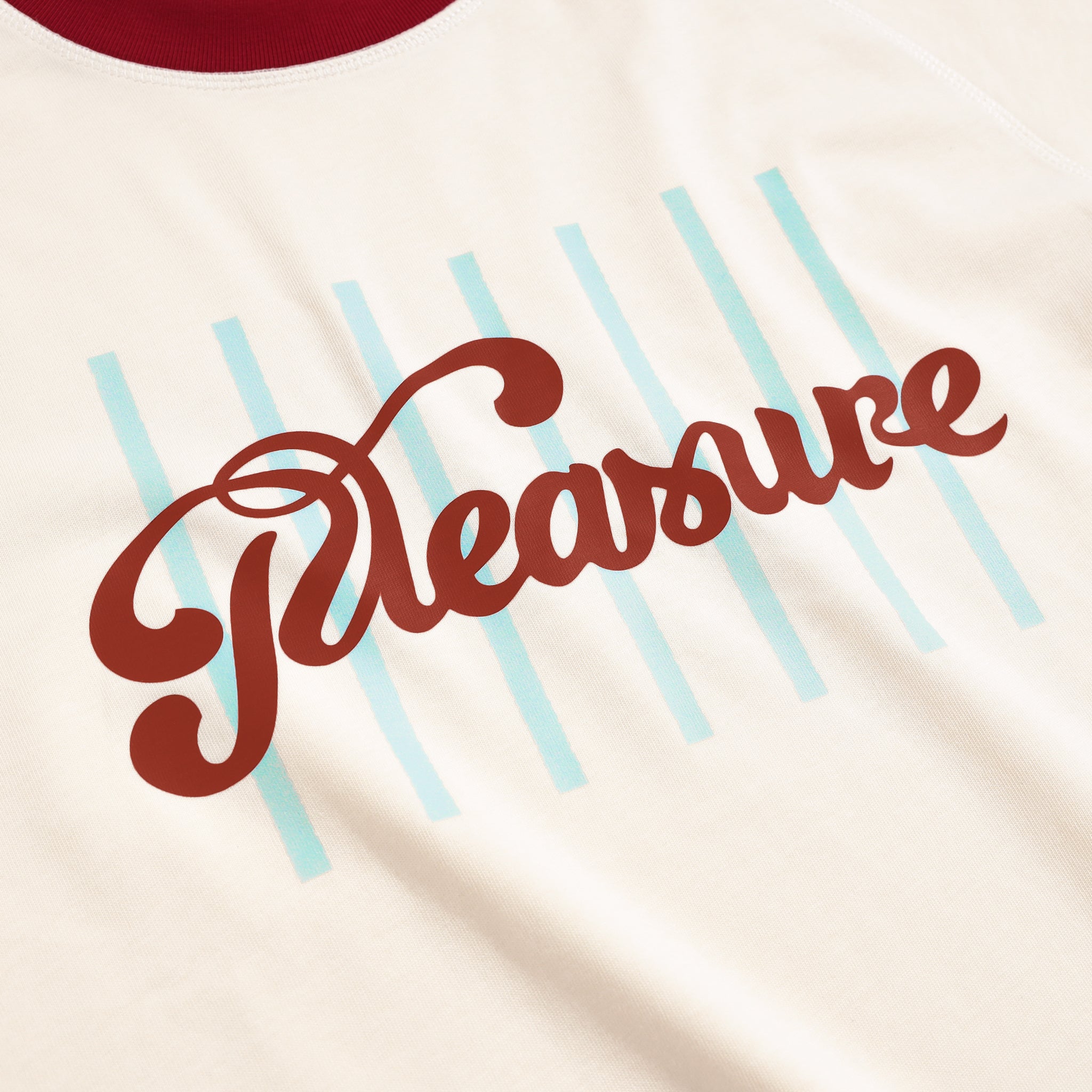 𝐏𝐥𝐞𝐚𝐬𝐮𝐫𝐞 𝐫𝐚𝐠𝐥𝐚𝐧 Cream and Red