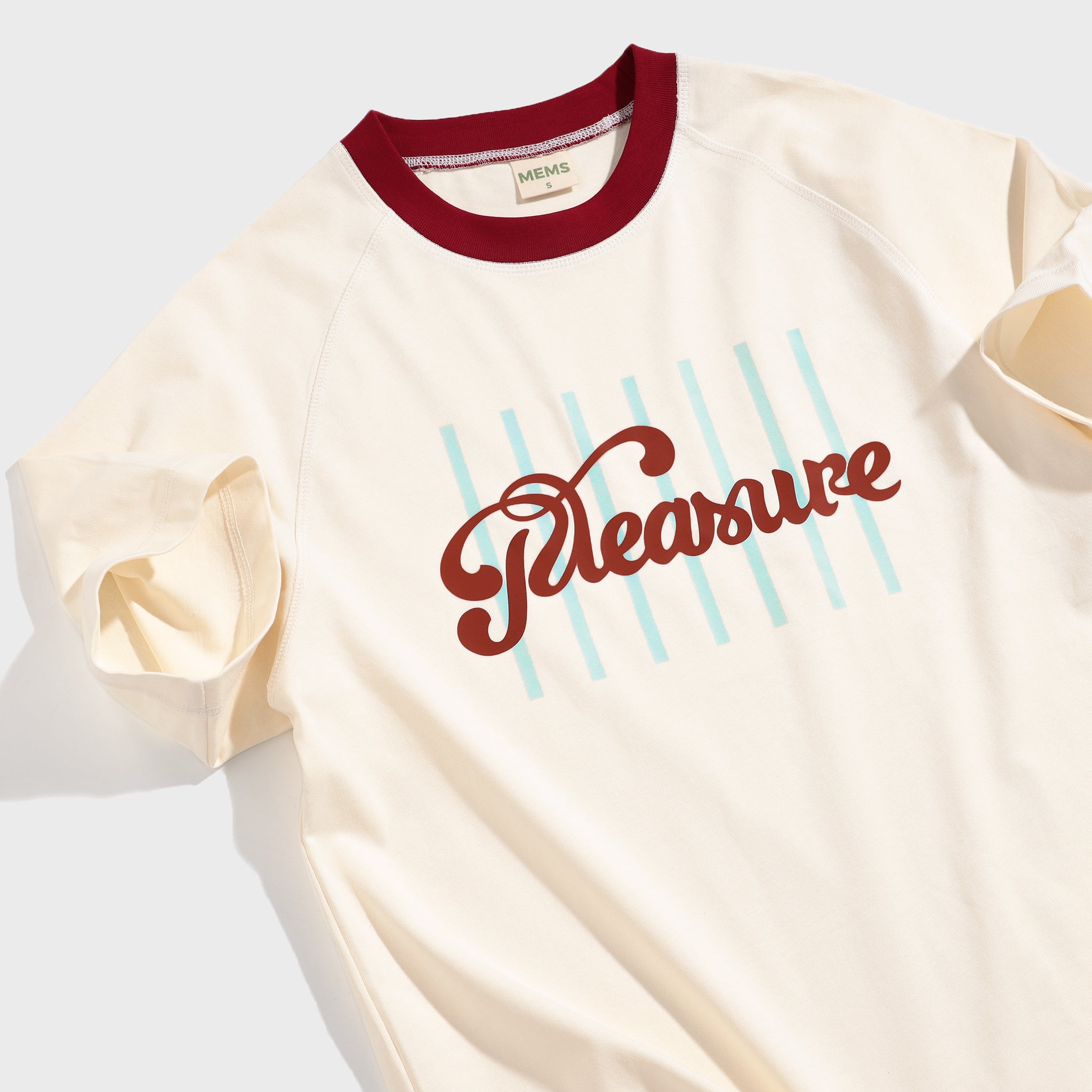 𝐏𝐥𝐞𝐚𝐬𝐮𝐫𝐞 𝐫𝐚𝐠𝐥𝐚𝐧 Cream and Red
