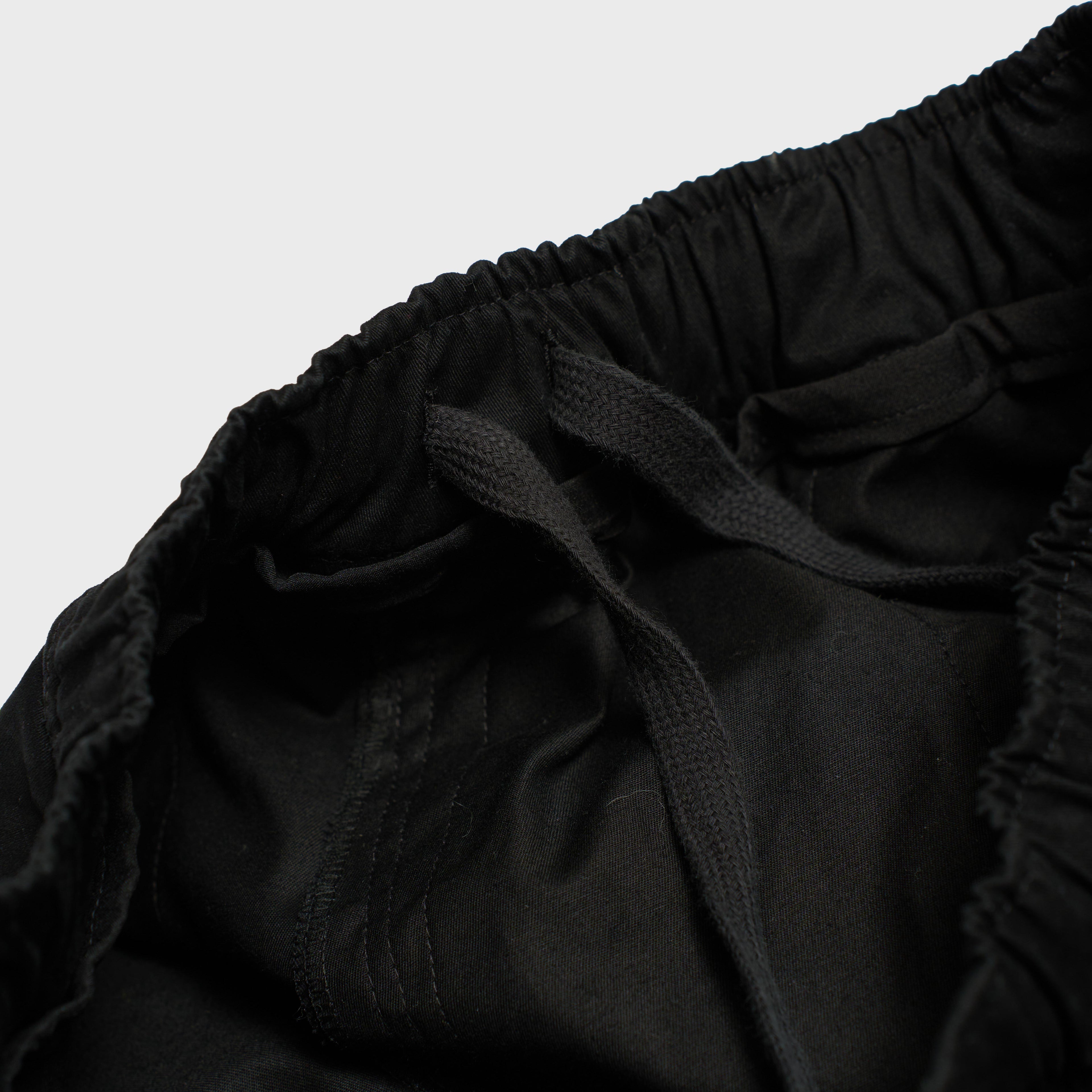 𝐓𝐫𝐚𝐯𝐞𝐫𝐬𝐞 𝐓𝐫𝐨𝐮𝐬𝐞𝐫𝐬 Black