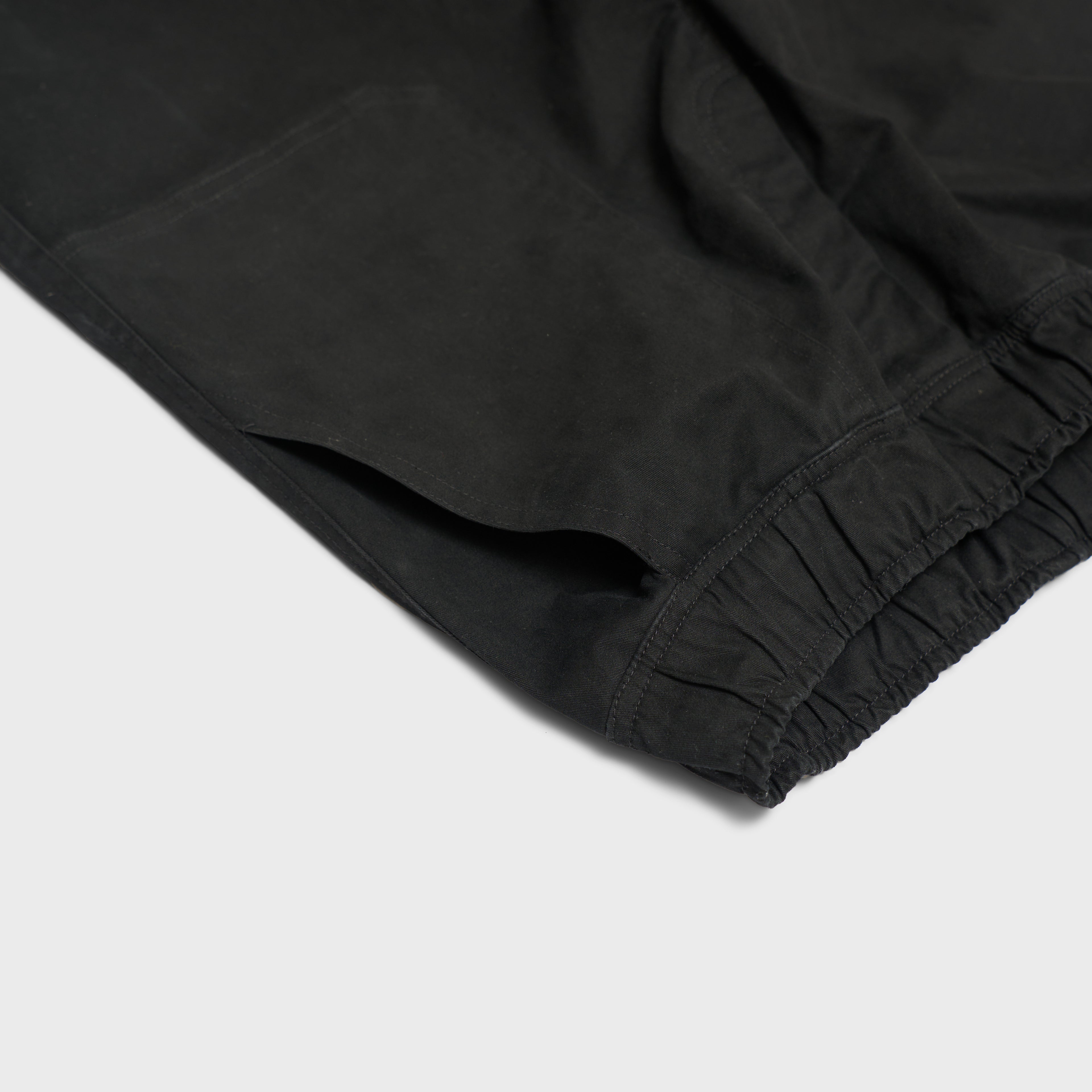 𝐓𝐫𝐚𝐯𝐞𝐫𝐬𝐞 𝐓𝐫𝐨𝐮𝐬𝐞𝐫𝐬 Black