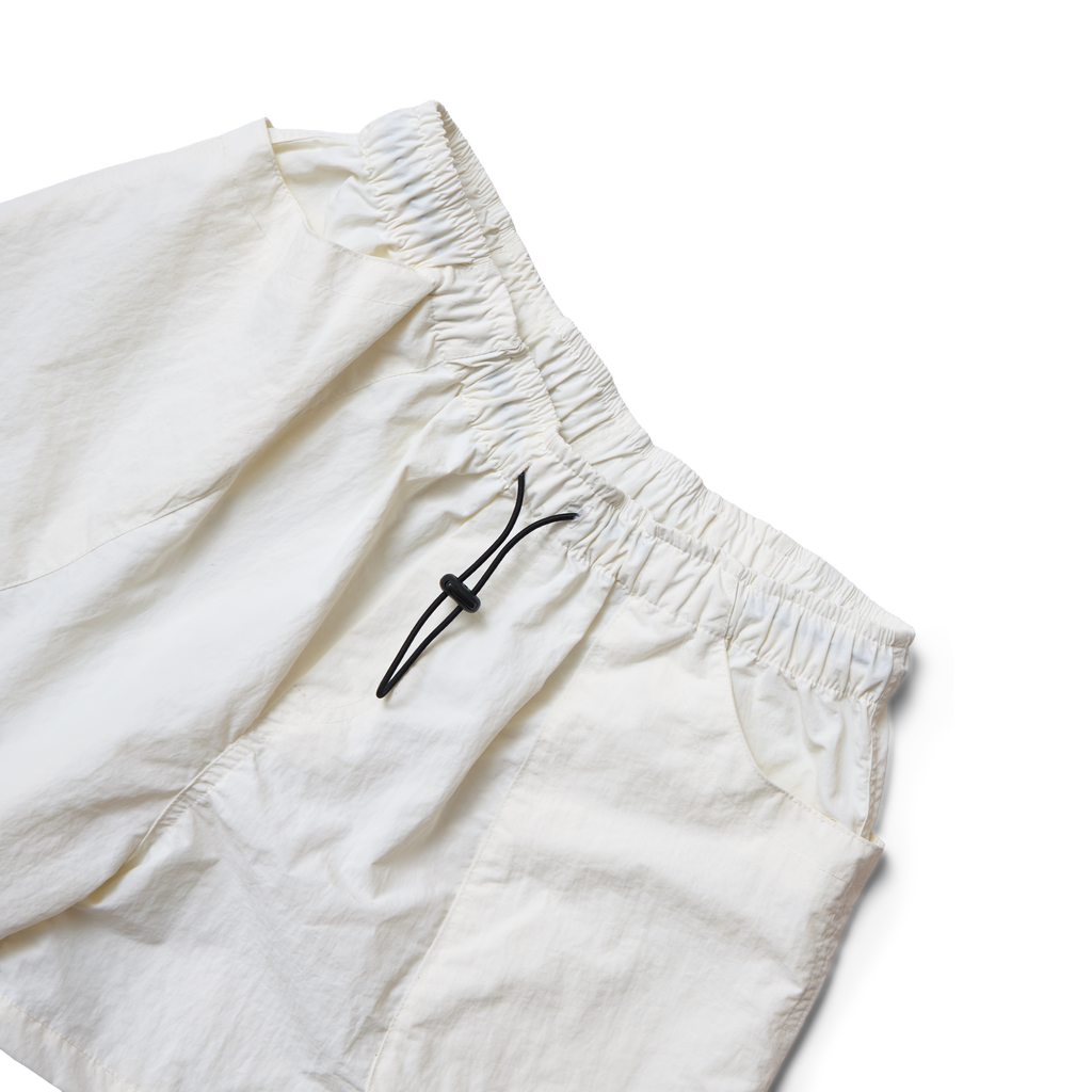 𝐅𝐥𝐞𝐱𝐢𝐛𝐥𝐞 𝐬𝐡𝐨𝐫𝐭𝐬 White Cream